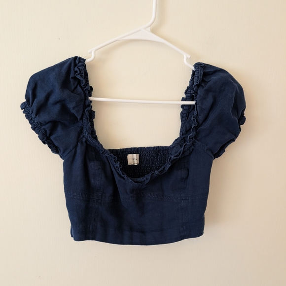 Wilfred Tops - Aritzia Wilfred Womens Small Off The Shoulder Smocked Crop Top Blue Preppy Linen